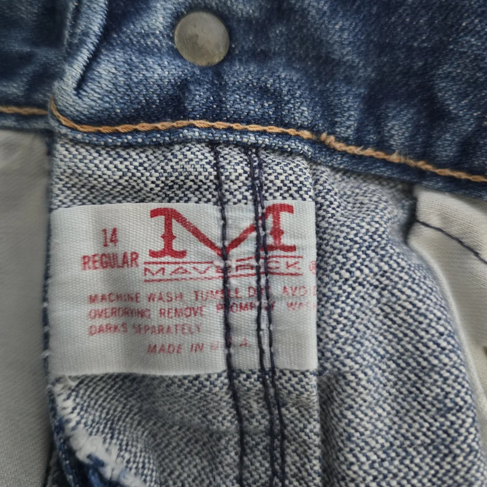 Maverick Blue Distressed Denim Shorts with Raw Hem‎ sz 14R